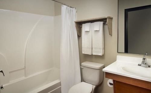 Woodspring Suites Akron Portage Lakes Exterior photo