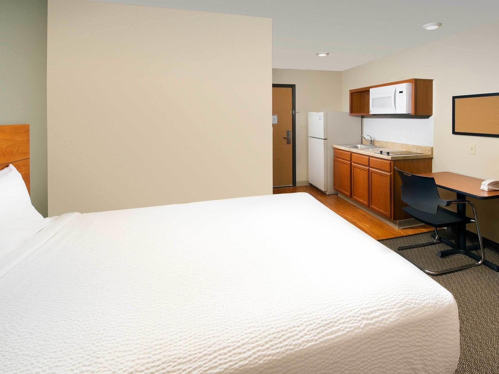 Woodspring Suites Akron Portage Lakes Exterior photo