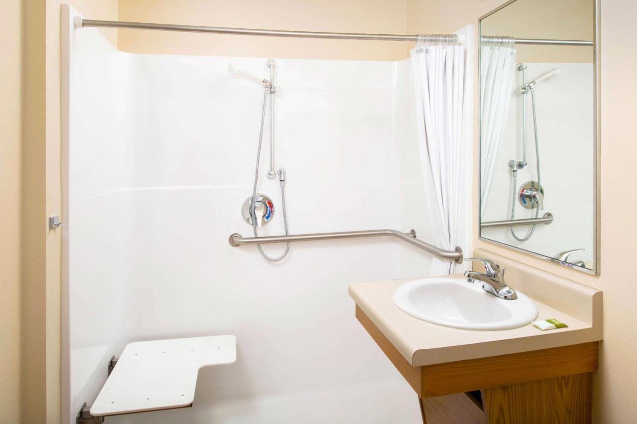 Woodspring Suites Akron Portage Lakes Exterior photo